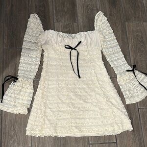 Fashion Nova NWT Cream Lace Dress. Stretchy peasant style bust. Size XL